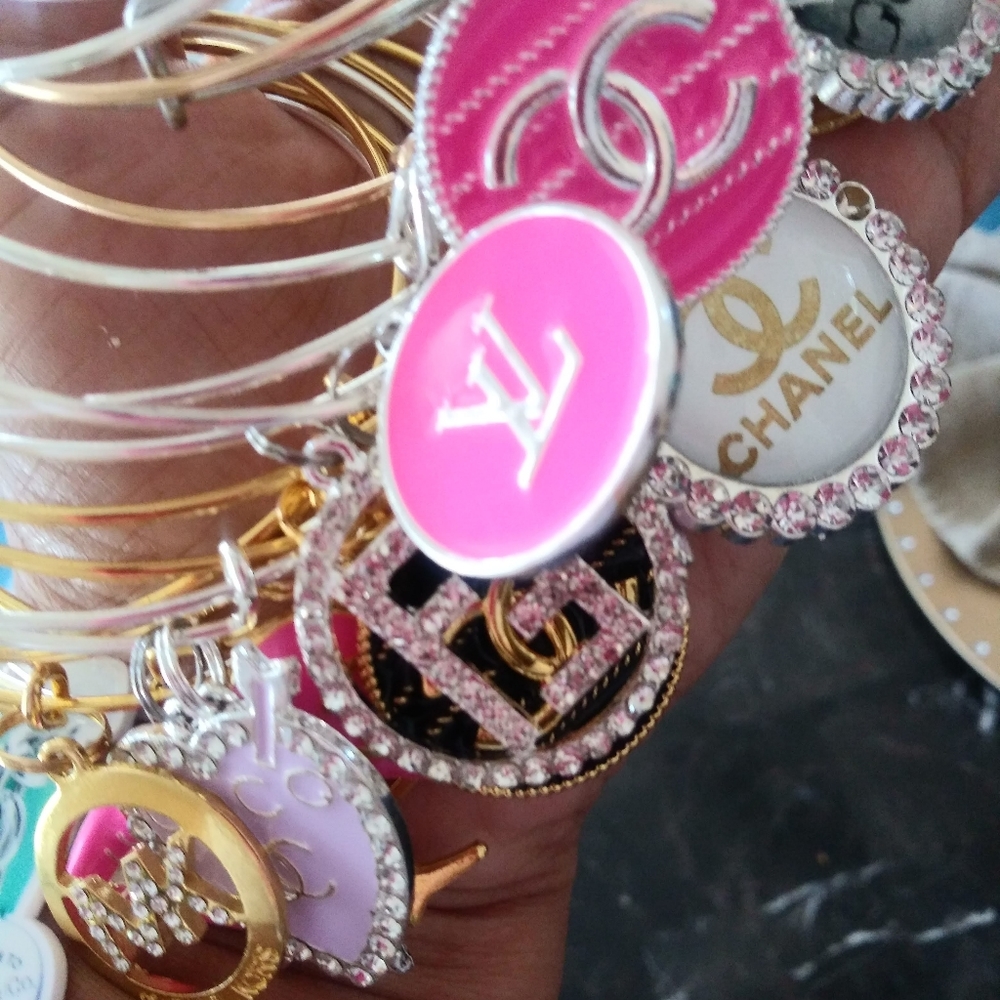 15 Charm Bangles - Picture 4 of 4